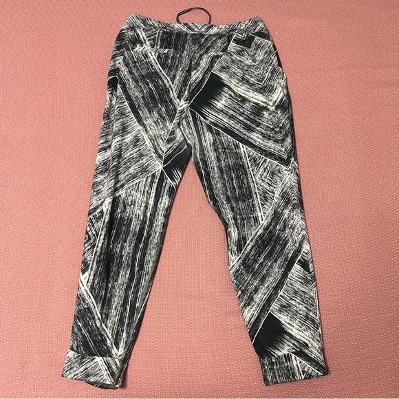 Lululemon Jet Crop 7/8 Luon Heat Wave White Black - Picture 8 of 11